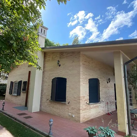 Villa Gemmano's With Pool And Vineyard